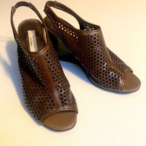 Simply Vera Brown Wedges